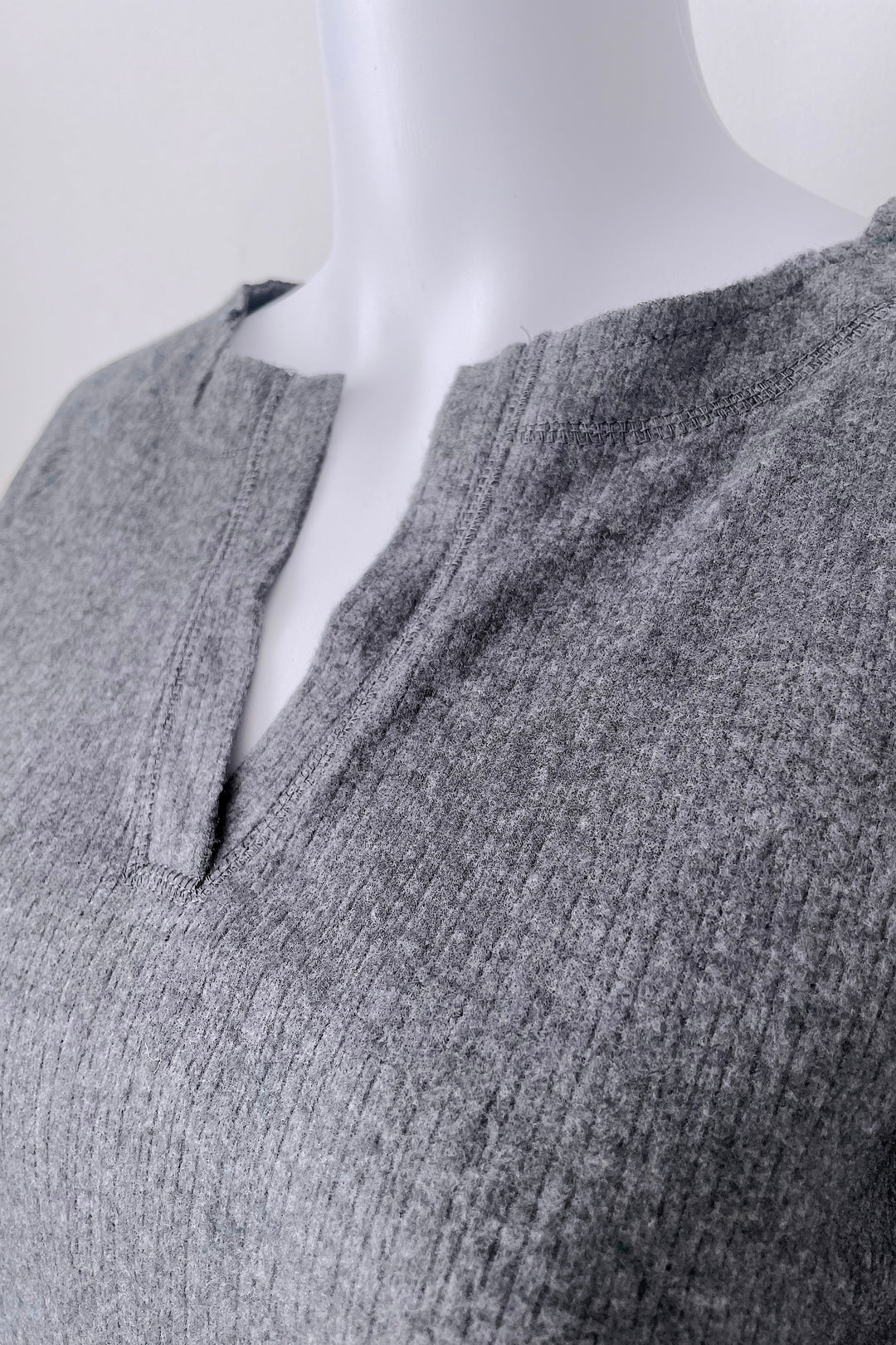 LOVELY DAY LAYERING KNIT TOP IN CHARCOAL