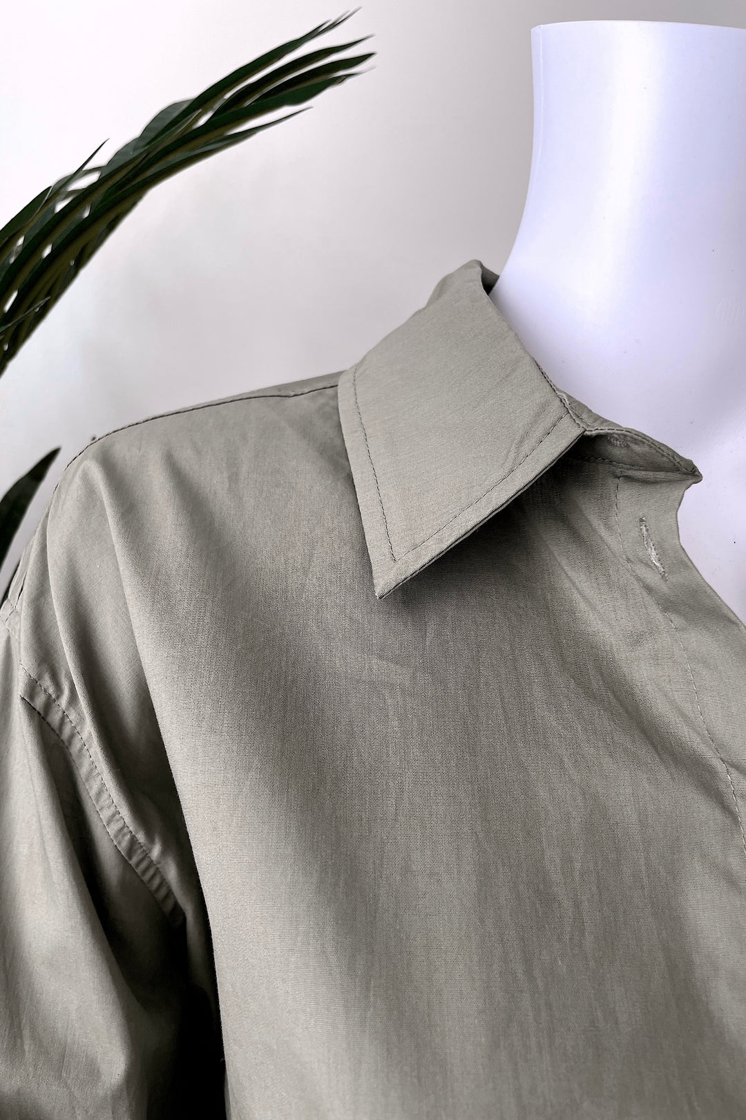 LIV BUTTON DOWN CAREER SHIRT IN OLIVE