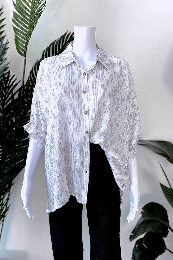 CAMPTON BUTTON DOWN TOP IN IVORY + GREY