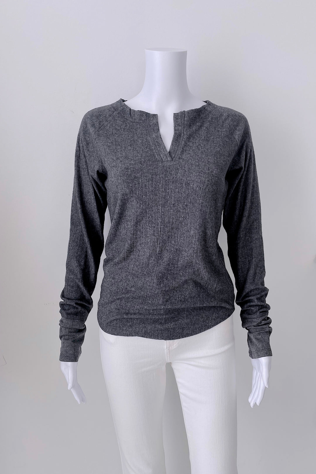 LOVELY DAY LAYERING KNIT TOP IN CHARCOAL